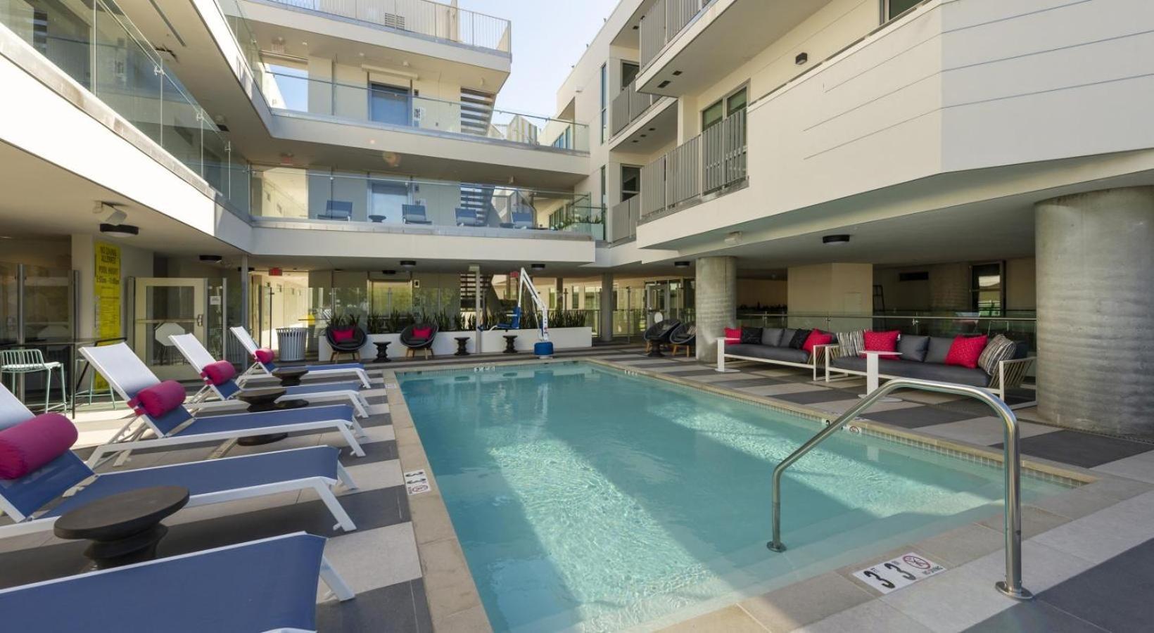 Mid-City Santa Monica With Pool Gym Parking Hotel Los Angeles Exterior photo